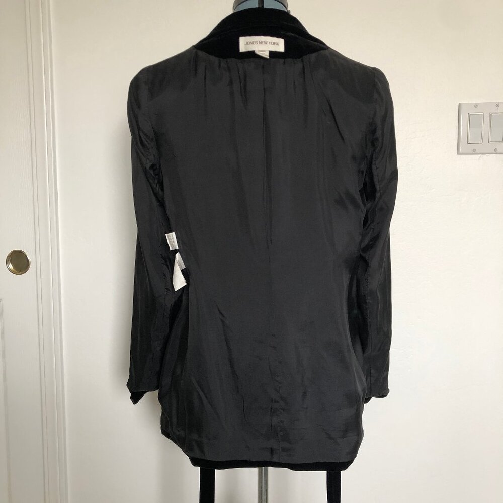 Black Velvet Belted Jacket, Jones New York, Size 6 - Picture 12 of 14